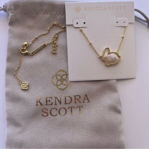 🐇🎀Kendra Scott Bunny Gold Short Pendant Necklace In Taupe Mother-of-Pearl New
